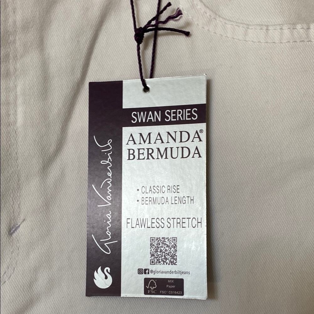 White Flat Front Bermuda Shorts for Effortless Style - Picture 4 of 4